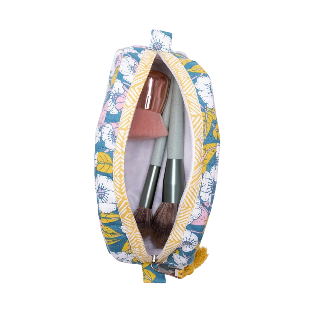 Evangeline Small Quilted Scallop Zipper Pouch