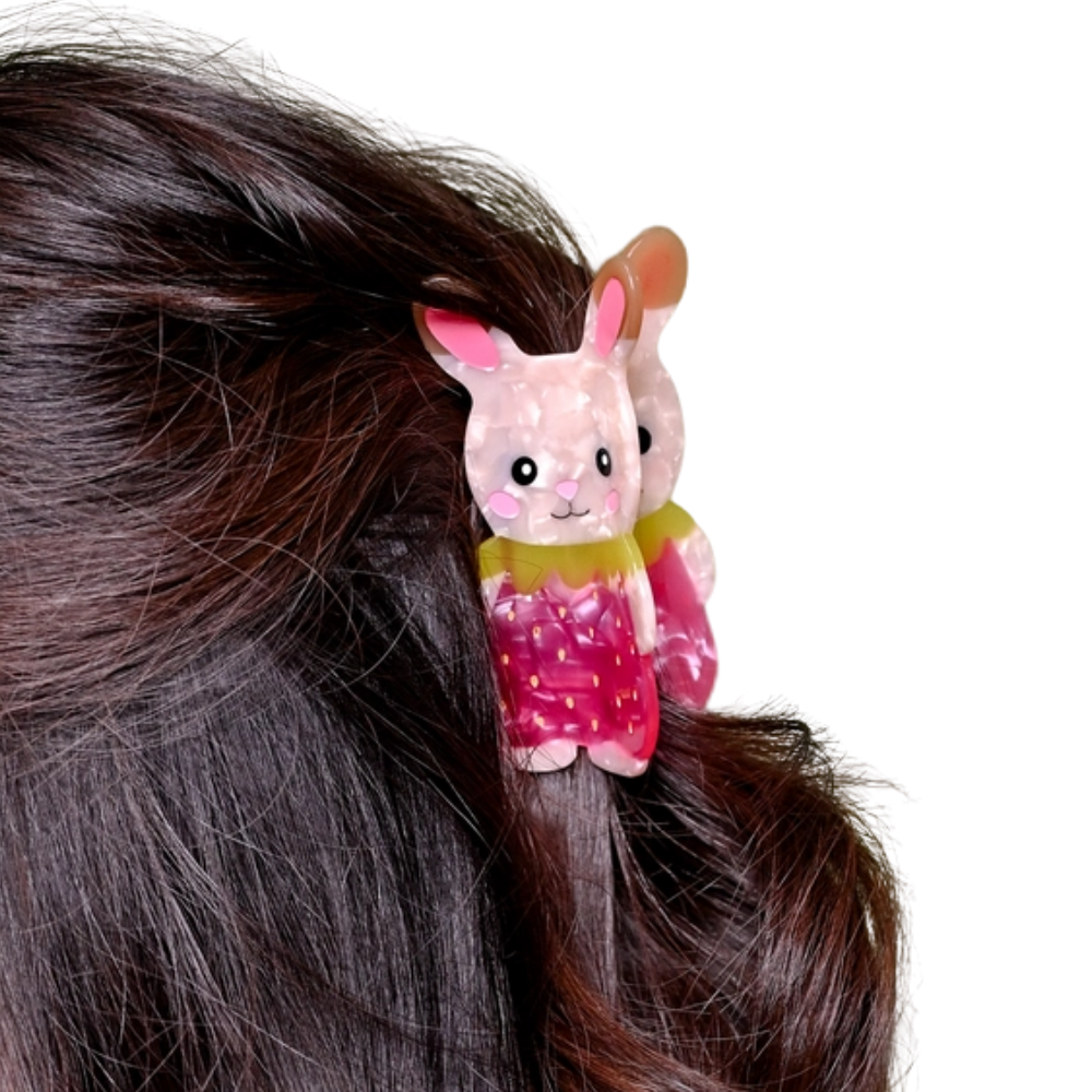 Strawbunny Hair Claw