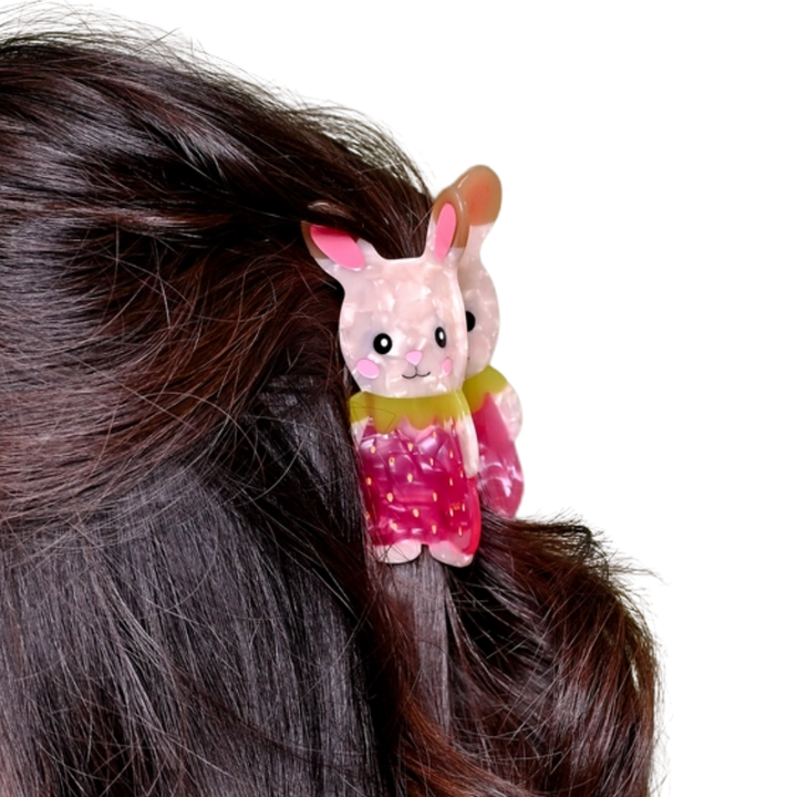 Strawbunny Hair Claw