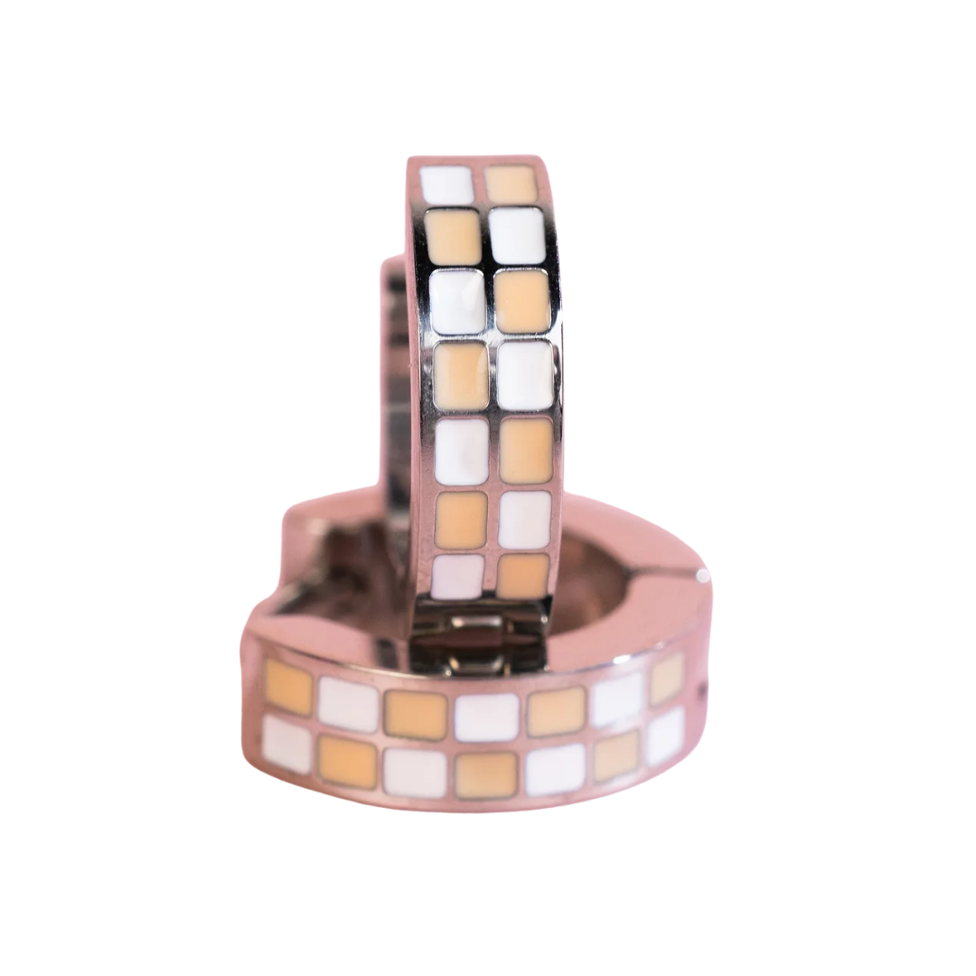 Silver Peach Checkered Huggies
