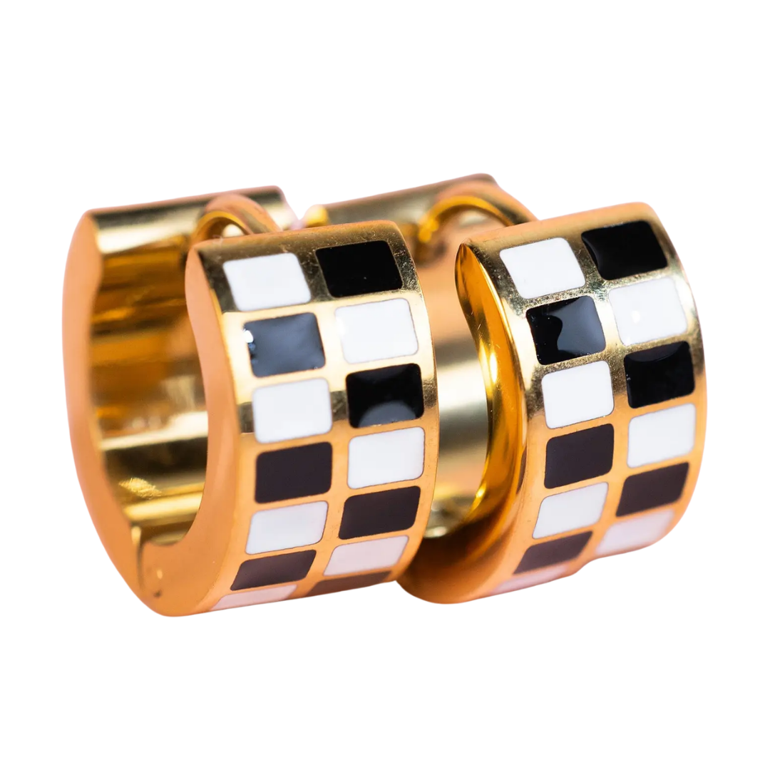 Chunky Checkered Huggies