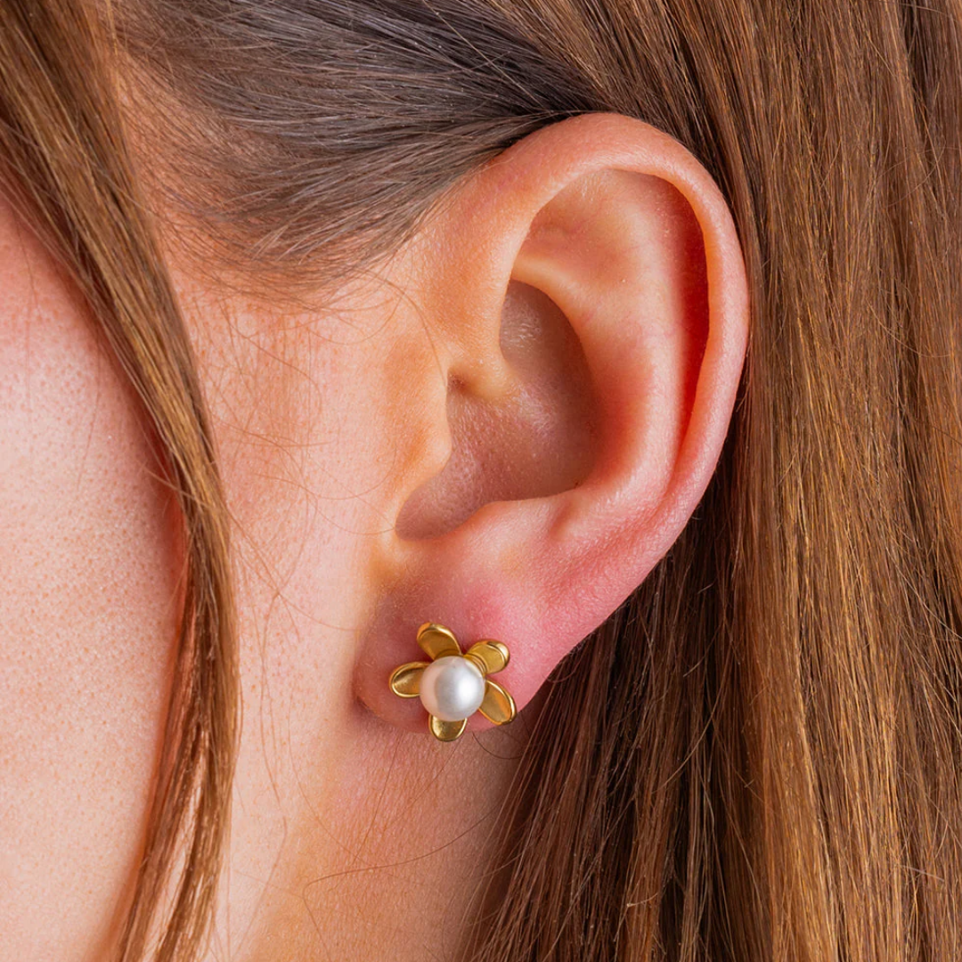 Kali Pearl Flower Stud