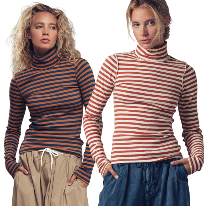 Contrast Seam Turtleneck Knit Top