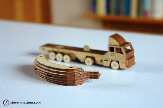 Build Your Own 18 Wheeler Toy Kit