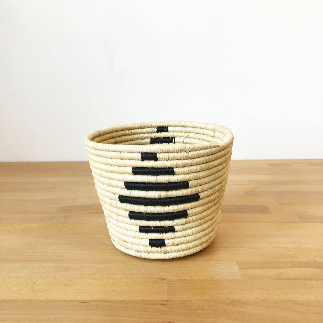Nsyo Basket Planter