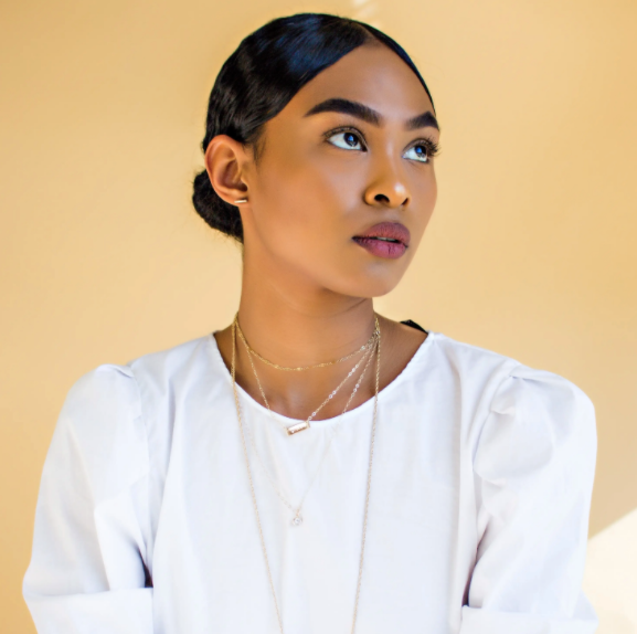 Apia Stud Earrings