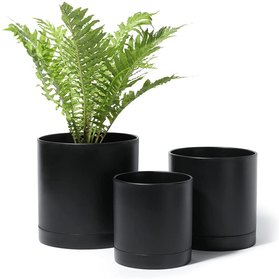 Black Plastic Pot with Saucer