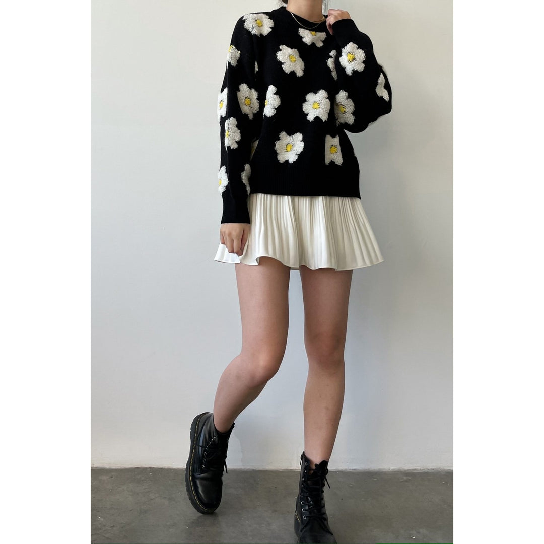 Daisy Print in Teddy Sweater